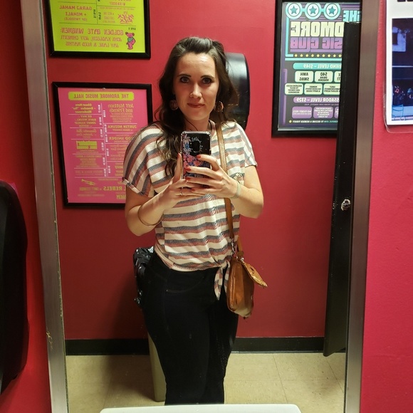 Meet your Posher, Lori - Picture 4 of 6